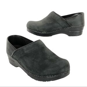 Dansko 6.5-7 US/37 EUR Black Nubuck Leather Clogs